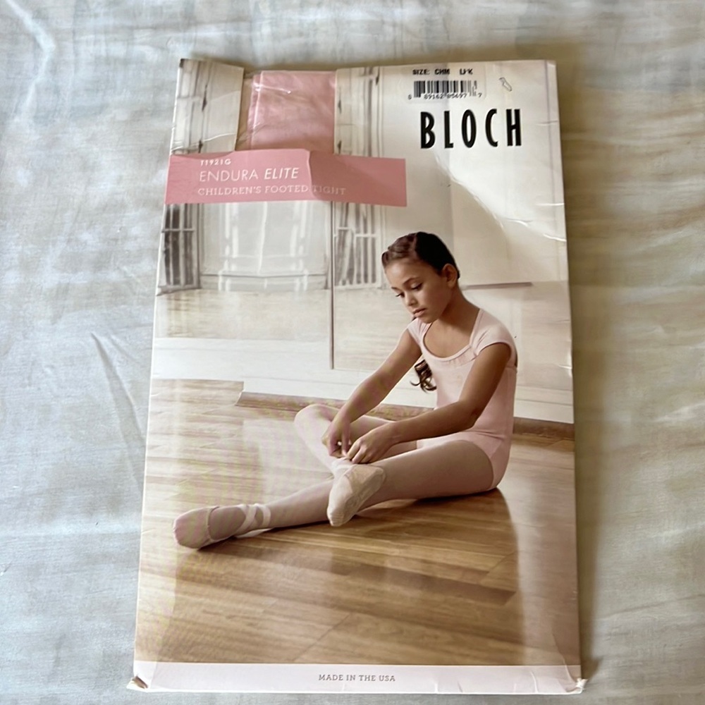 NWT Bloch girls Endura Elite ballet pink dance tights in size medium 8-10